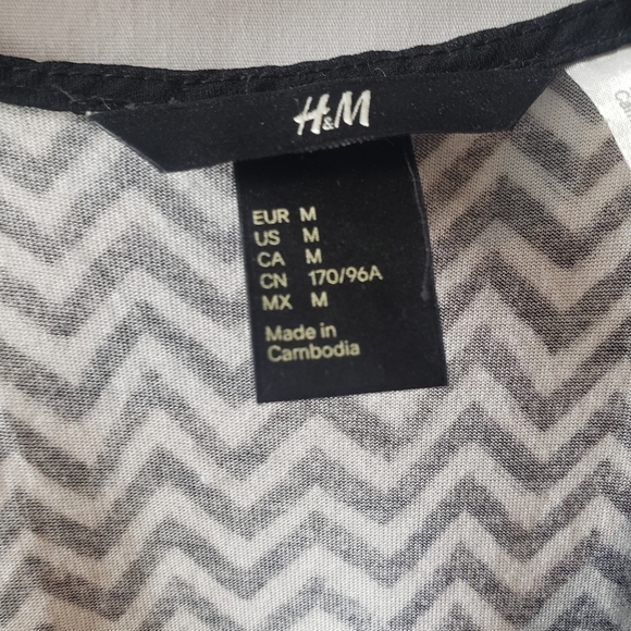 Black and White Cami - Picture 2 of 2